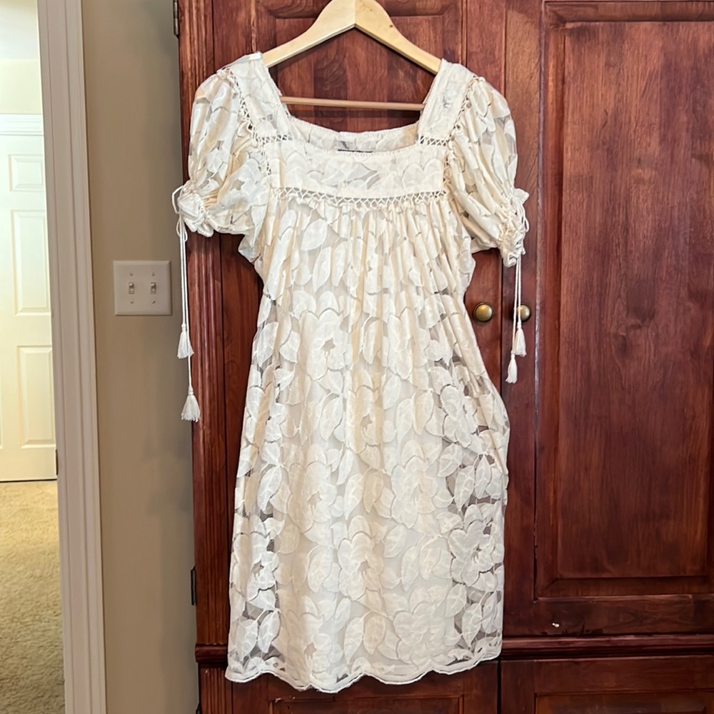 Trulli cream lace dress Sz Xs